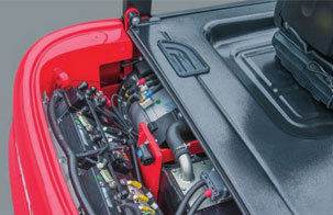 4.全開的機蓋，使電瓶維修保養(yǎng)十分方便-杭州叉車電動叉車